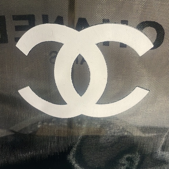 Brand New GWP CHANEL mesh tote and baby pouch - Picture 4 of 17